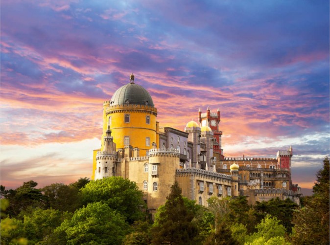 025_Lernidee Reisen_Portugal_Schoene Aussichten Touristik_Palacio da Pena in Sintra - Taiga fotolia